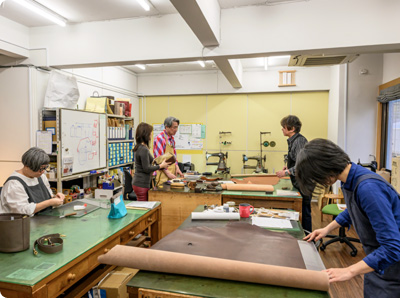 すべての製品を銀座アトリエで製作する