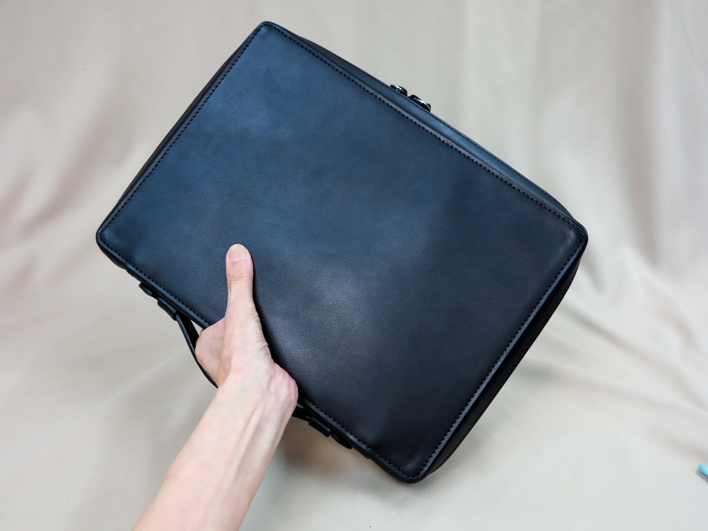 仕事資料を持ち運ぶ、バインダー式バッグ 811