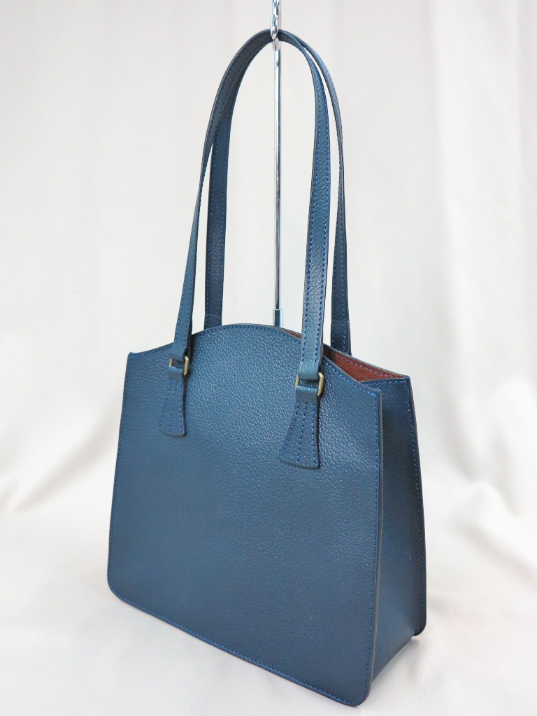 Ａ４サイズが入るギンコショルダーバッグ の意味 91