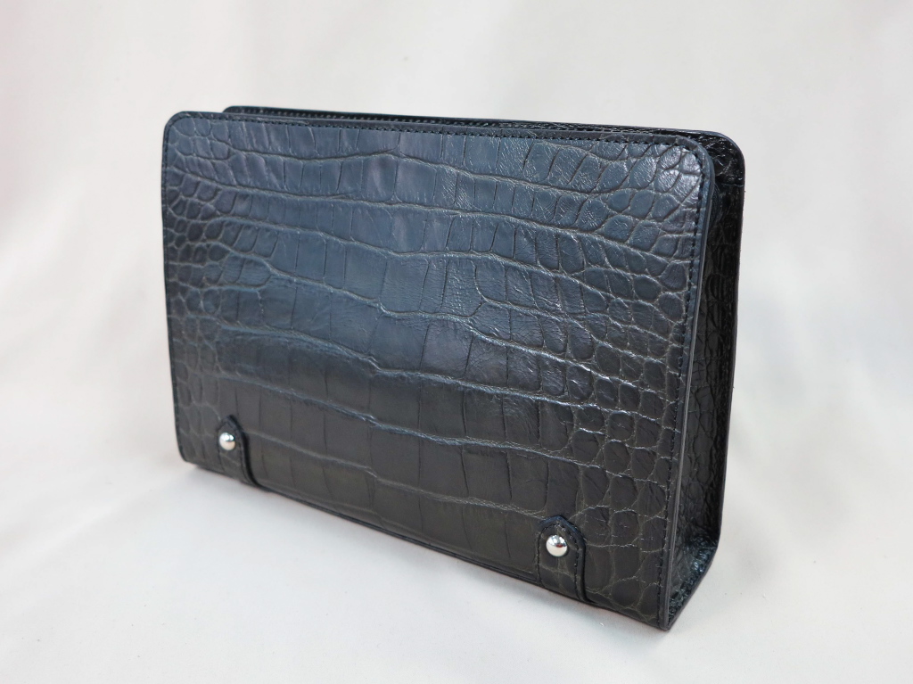 イタリア製クロコダイル型押しでお作りした、ロックなセカンドバッグ