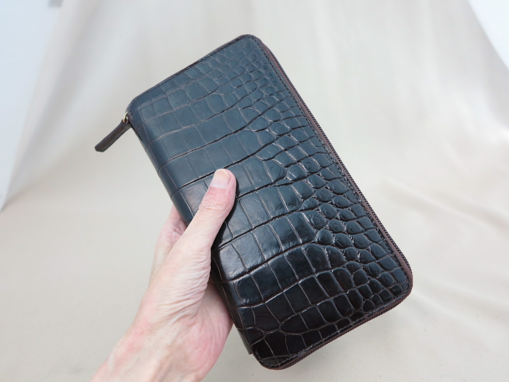 クロコダイルのファスナー長財布　812