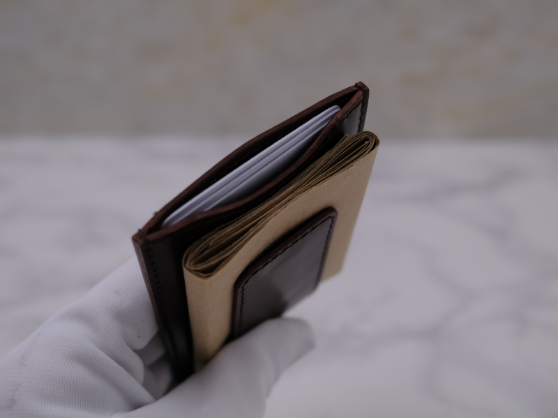 新しいアプローチのカード財布と定番小銭入れ 2311N